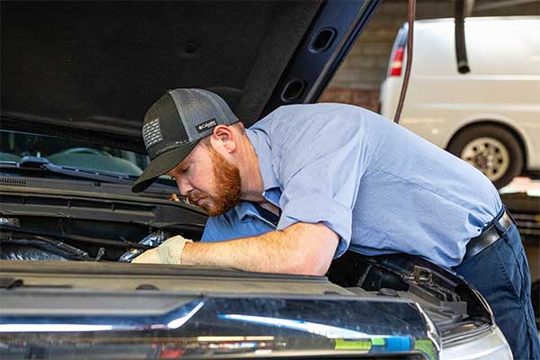 Mechanic Working | BROAD STREET AUTO & TIRE